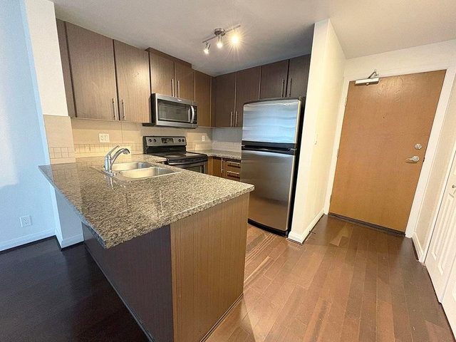 1110 - 892 Carnarvon Street