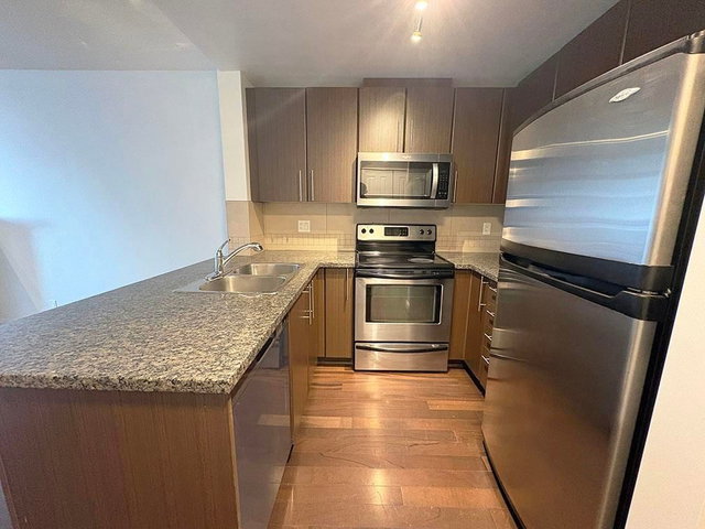 1110 - 892 Carnarvon Street