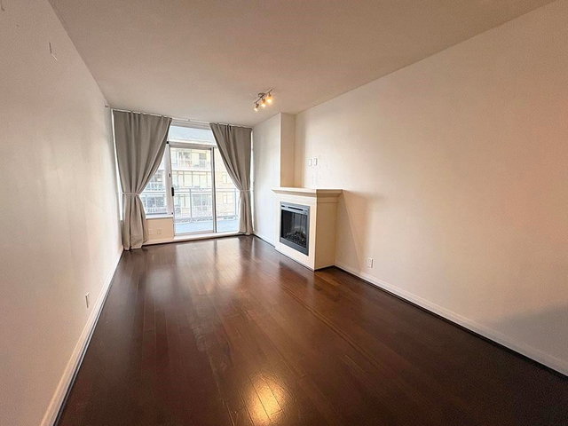 1110 - 892 Carnarvon Street