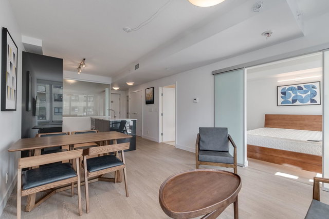 408 - 1283 Howe Street