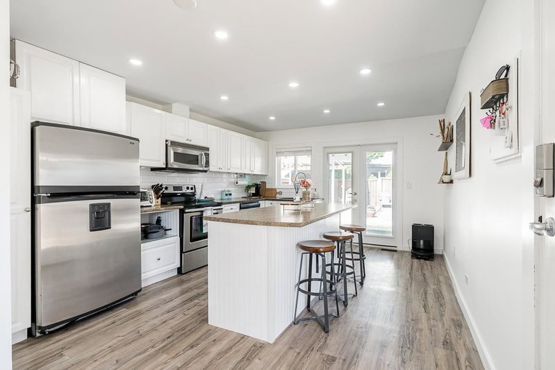 23035 117 Avenue, Maple Ridge, V2X 2K3 | Image 2