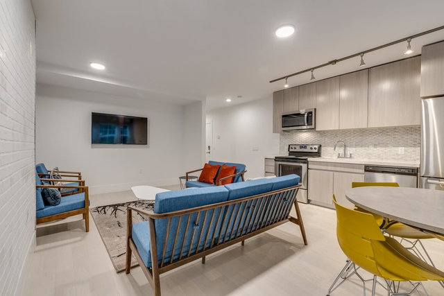 101 - 1425 Haro Street