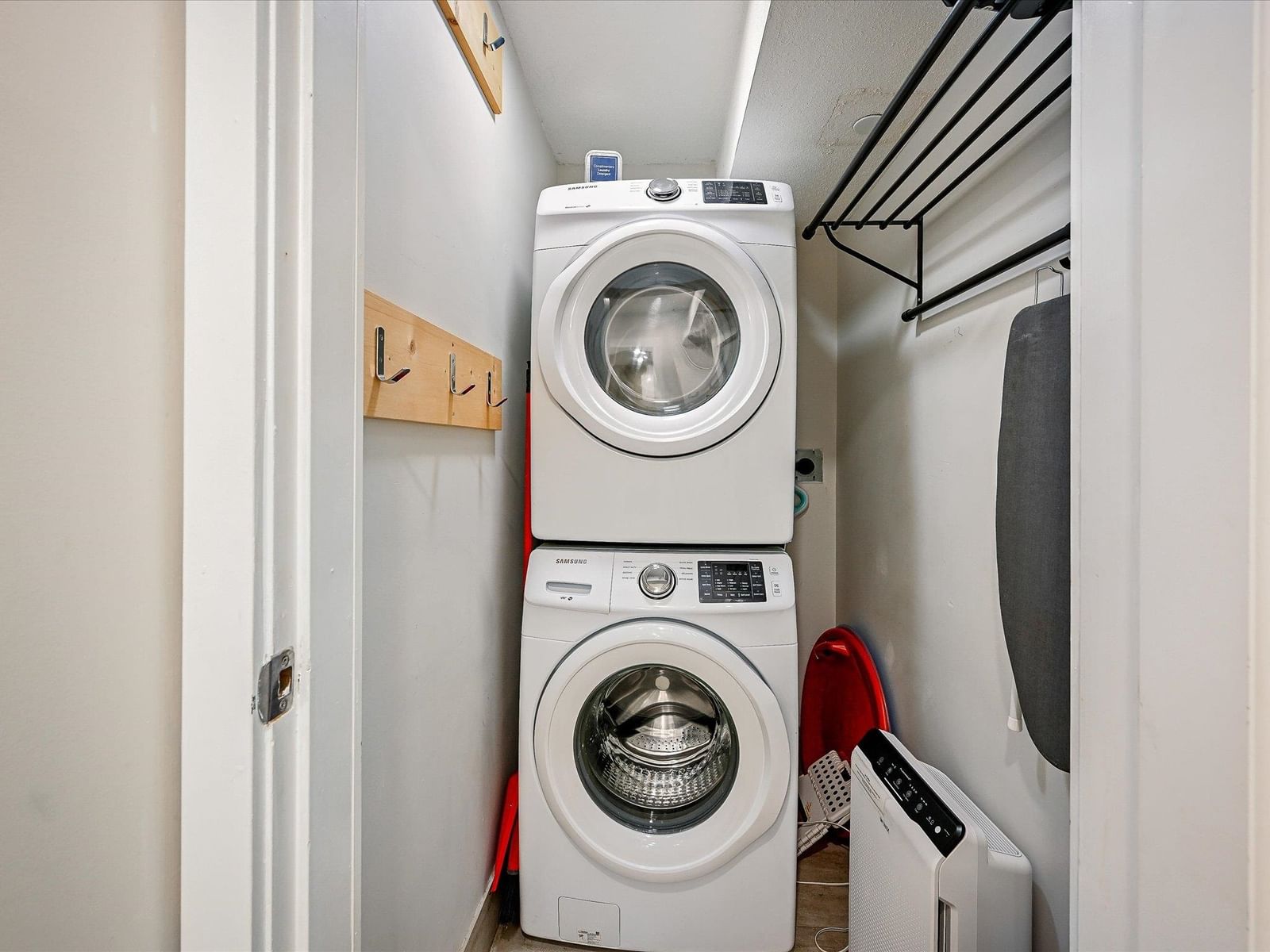 Listing Image 16