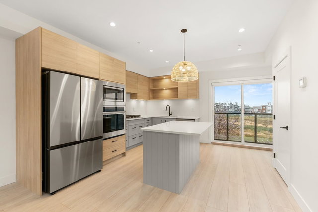 14 - 20335 70a Avenue