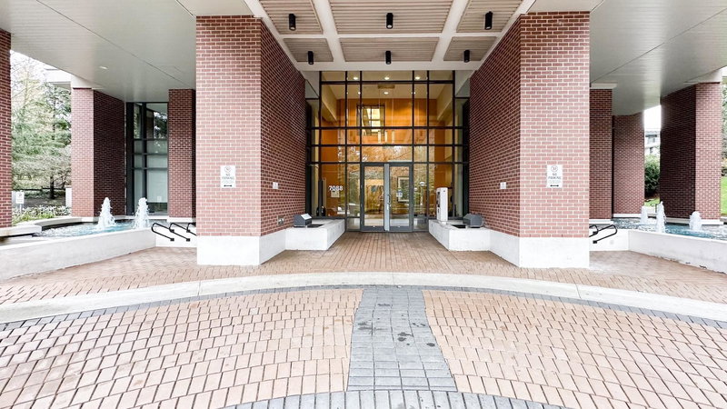 909 - 7088 18th Avenue, Burnaby, V3N 0A2 | Image 3