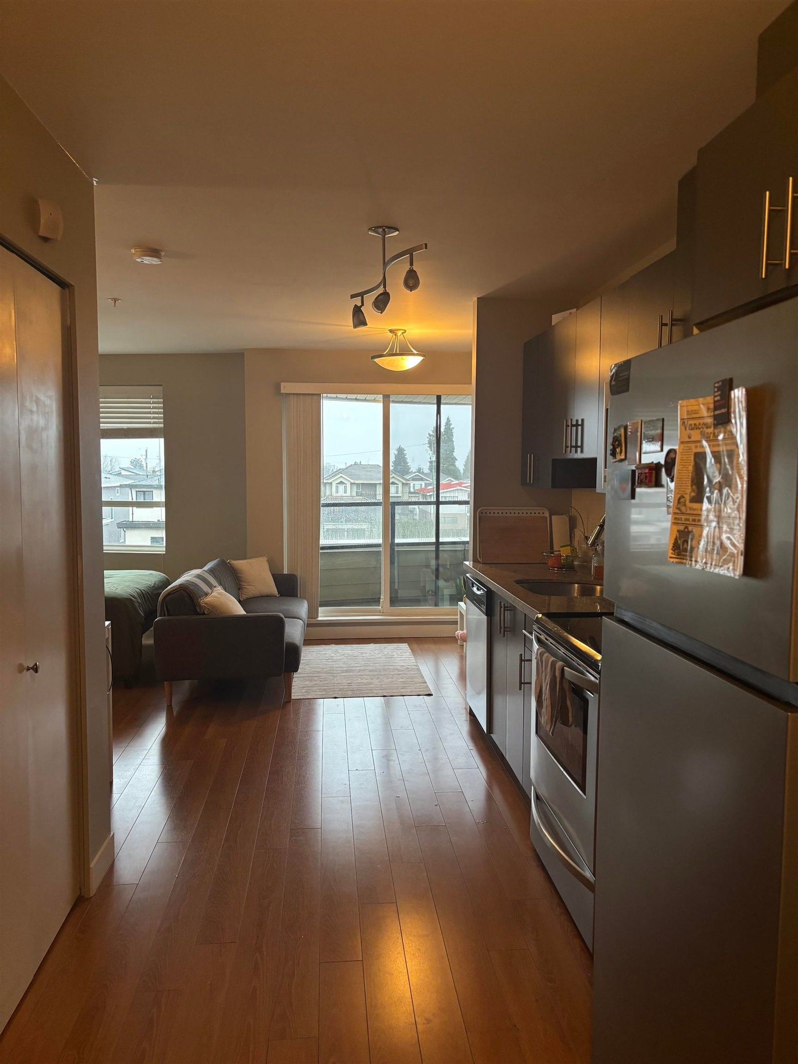 Listing Image 6