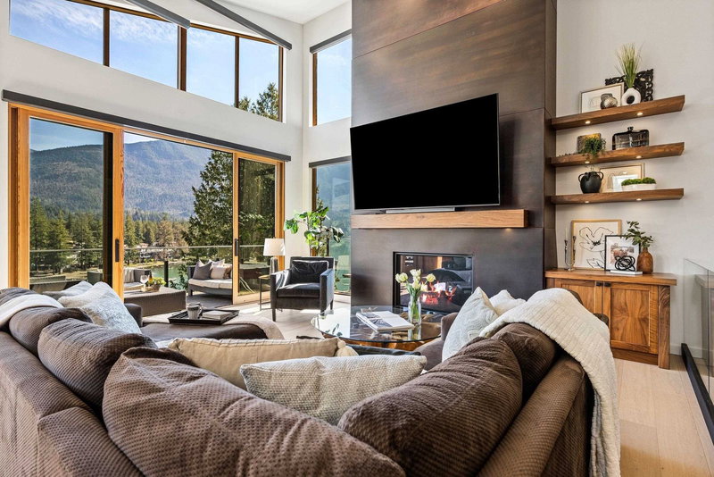 309 Munroe Avenue, Cultus Lake, V2R 5A2 | Image 2