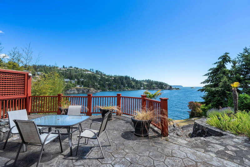 5812 Eagle Island, West Vancouver, V7W 1V5 | Image 2