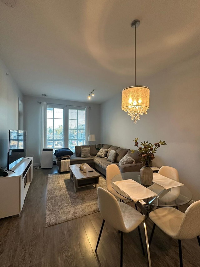 402 - 618 Como Lake Avenue