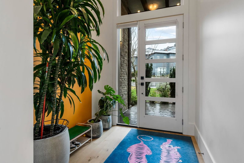 35990 Timberlane Drive, Abbotsford, V3G 0H5 | Image 2