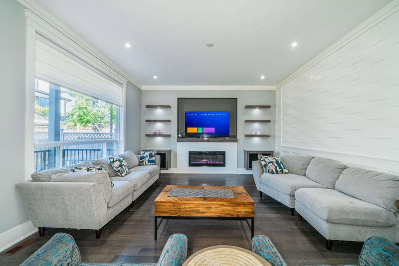 15441 76b Avenue, Surrey, V3S 1C2 | Image 2