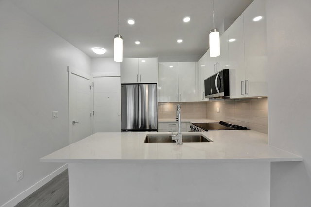 508 - 33886 Pine Street