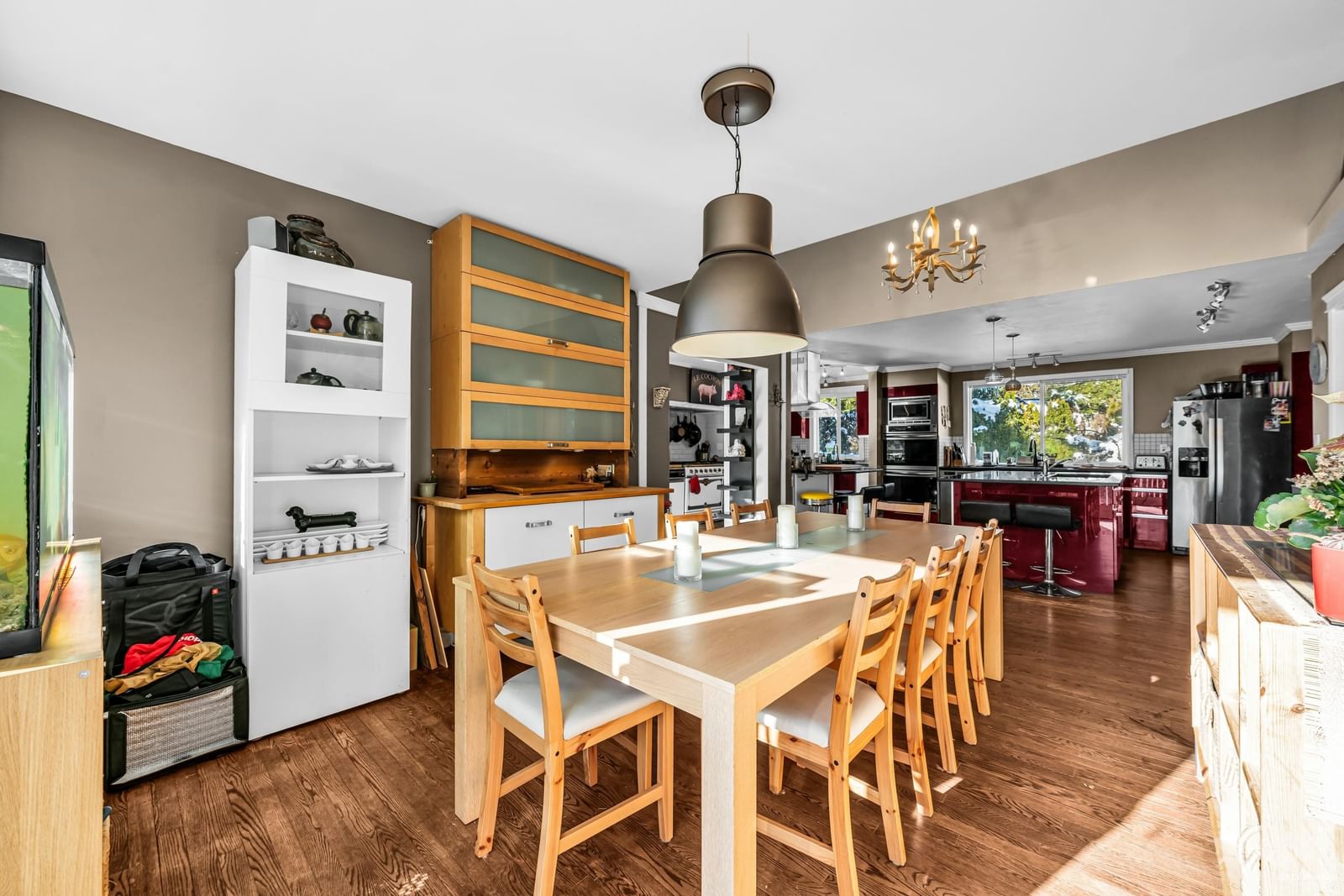 Listing Image 12