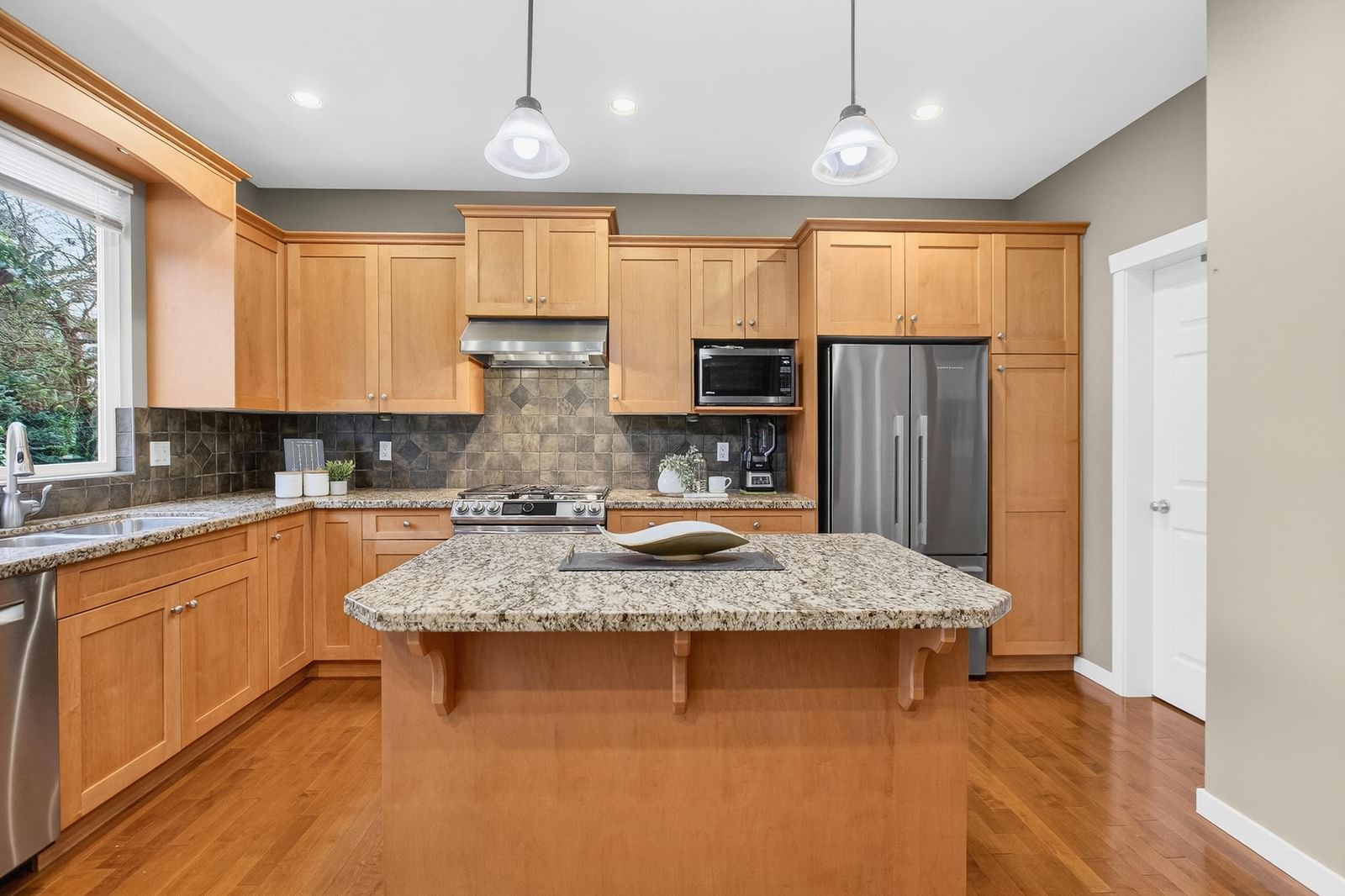 Listing Image 14