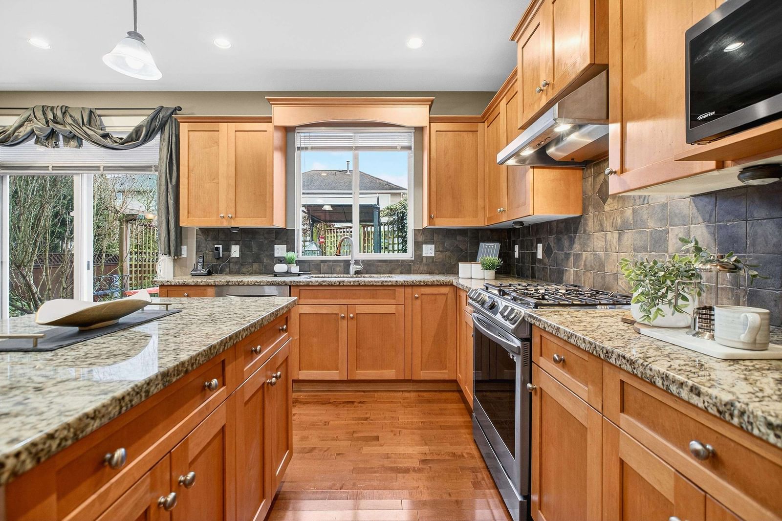 Listing Image 15