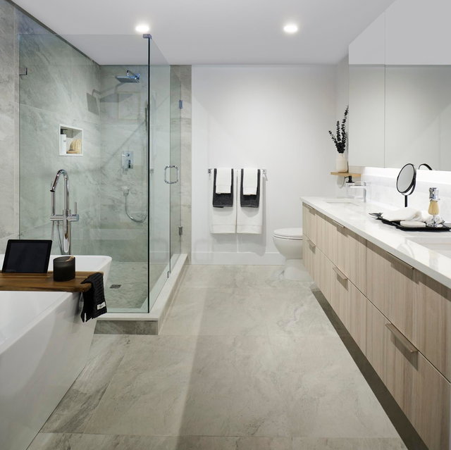 702 - 423 6th Street