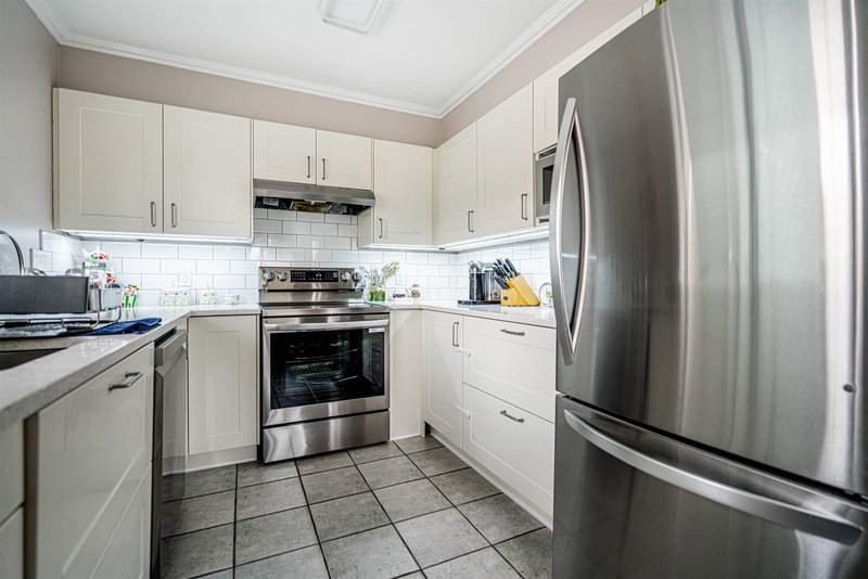 P02 - 223 Mountain Highway, North Vancouver, V7J 3V3 | Image 3