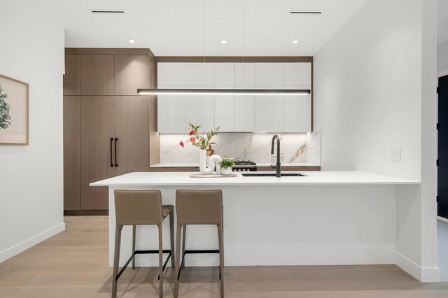 1 - 4023 18th Avenue W