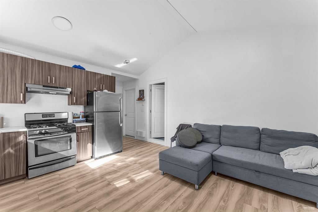Listing Image 14