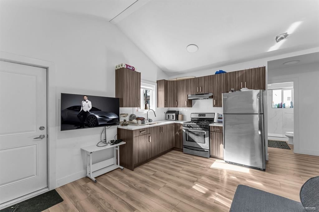 Listing Image 15