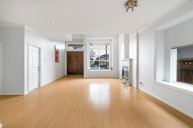 5989 Rumble Street, Burnaby, V5J 2C6 | Image 3