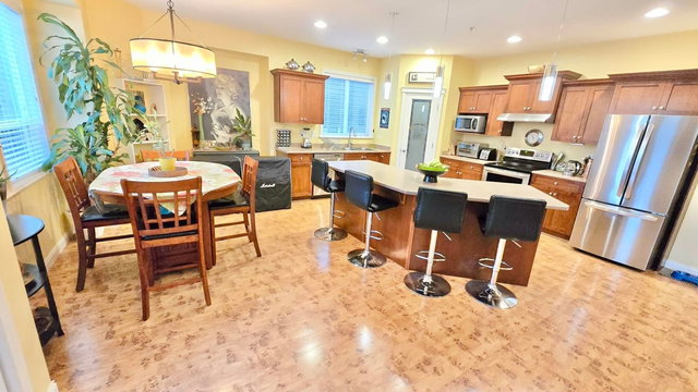 116 - 21868 Lougheed Highway