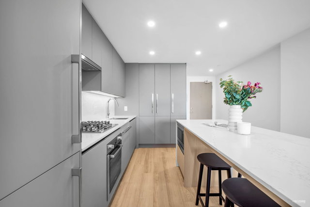 1301 - 5593 No. 3 Road