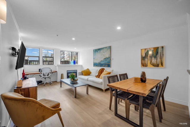 207 - 305 Lonsdale Avenue