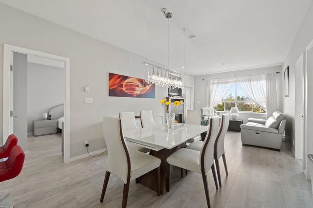 303 - 288 Hampton Street