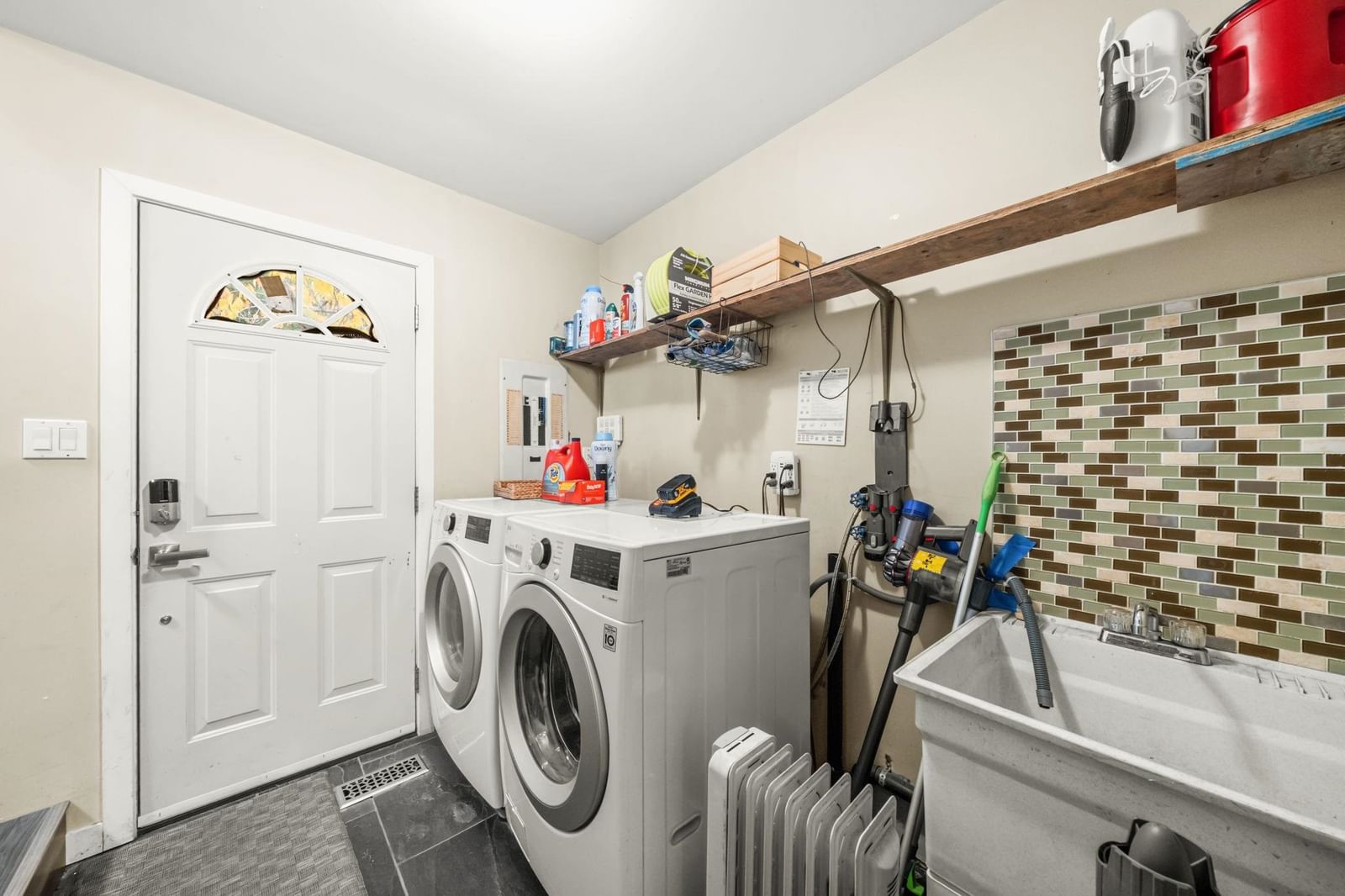 Listing Image 14