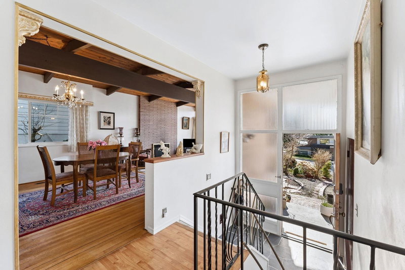 922 Canyon Boulevard, North Vancouver, V7R 2J8 | Image 2