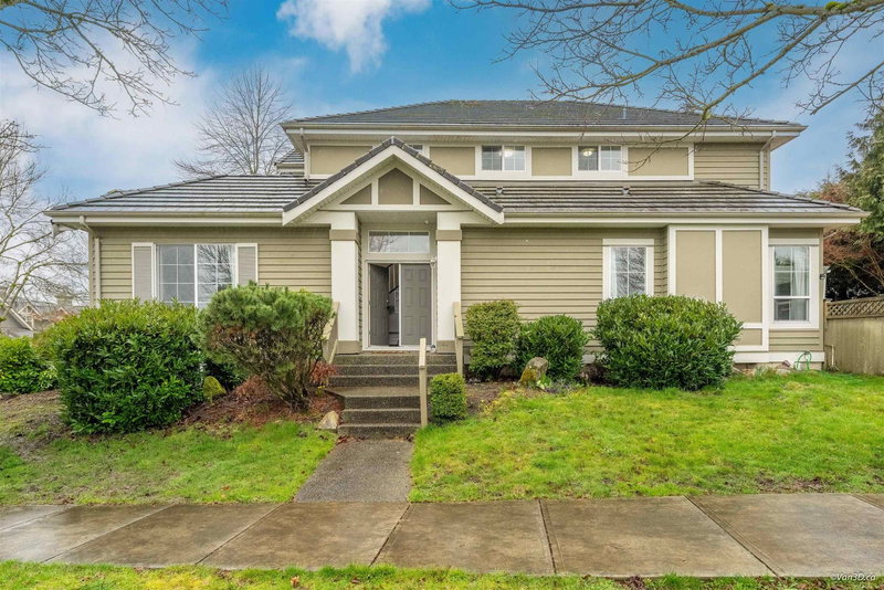 15649 Rosemary Heights Crescent, Surrey, V3Z 0K2 | Image 2