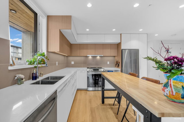 510 - 9888 University Crescent