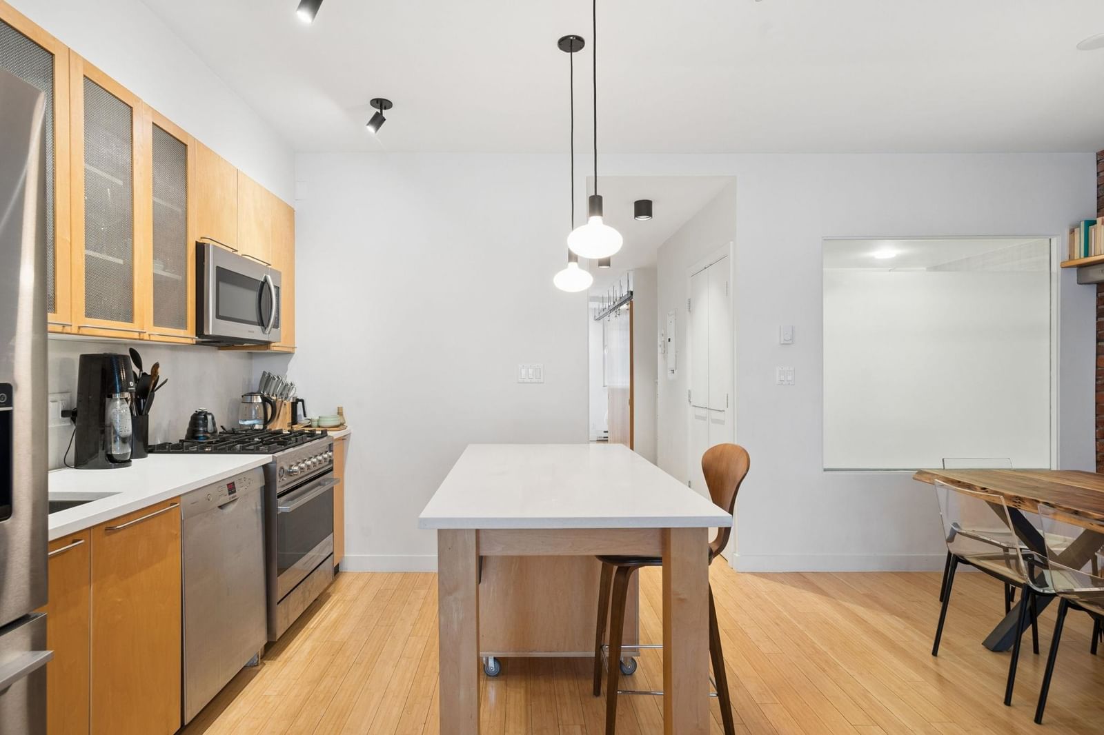 Listing Image 16