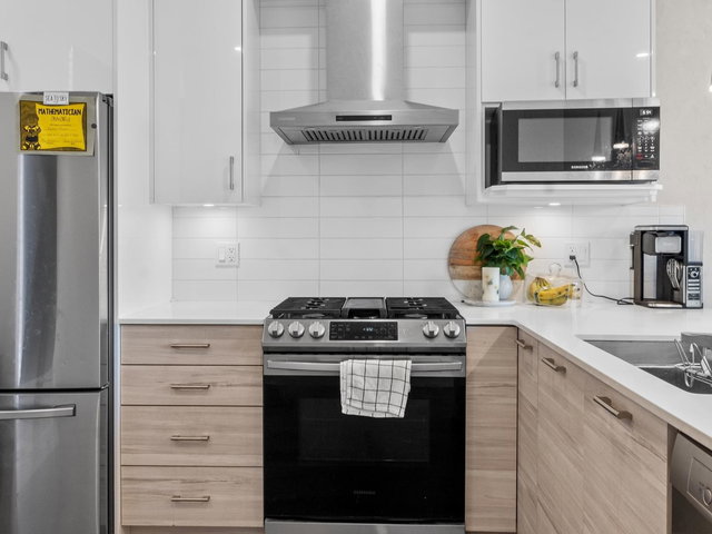 10 - 7177 194a Street