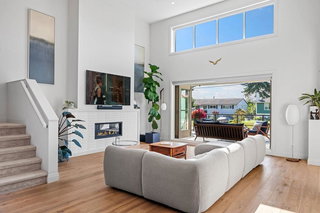 15541 Oxenham Avenue