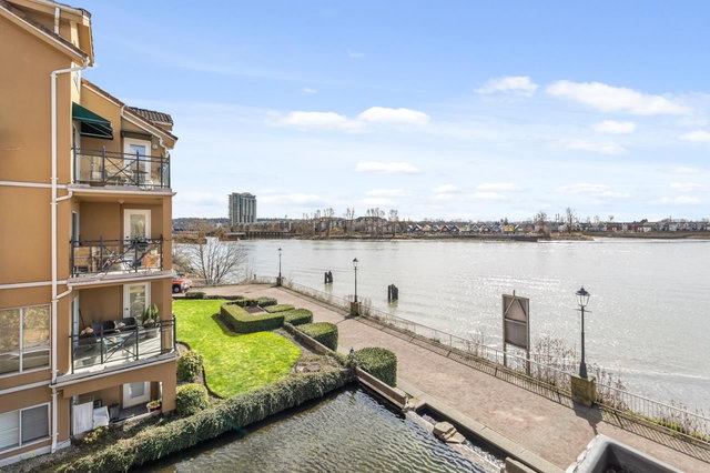 312 - 6 Renaissance Square