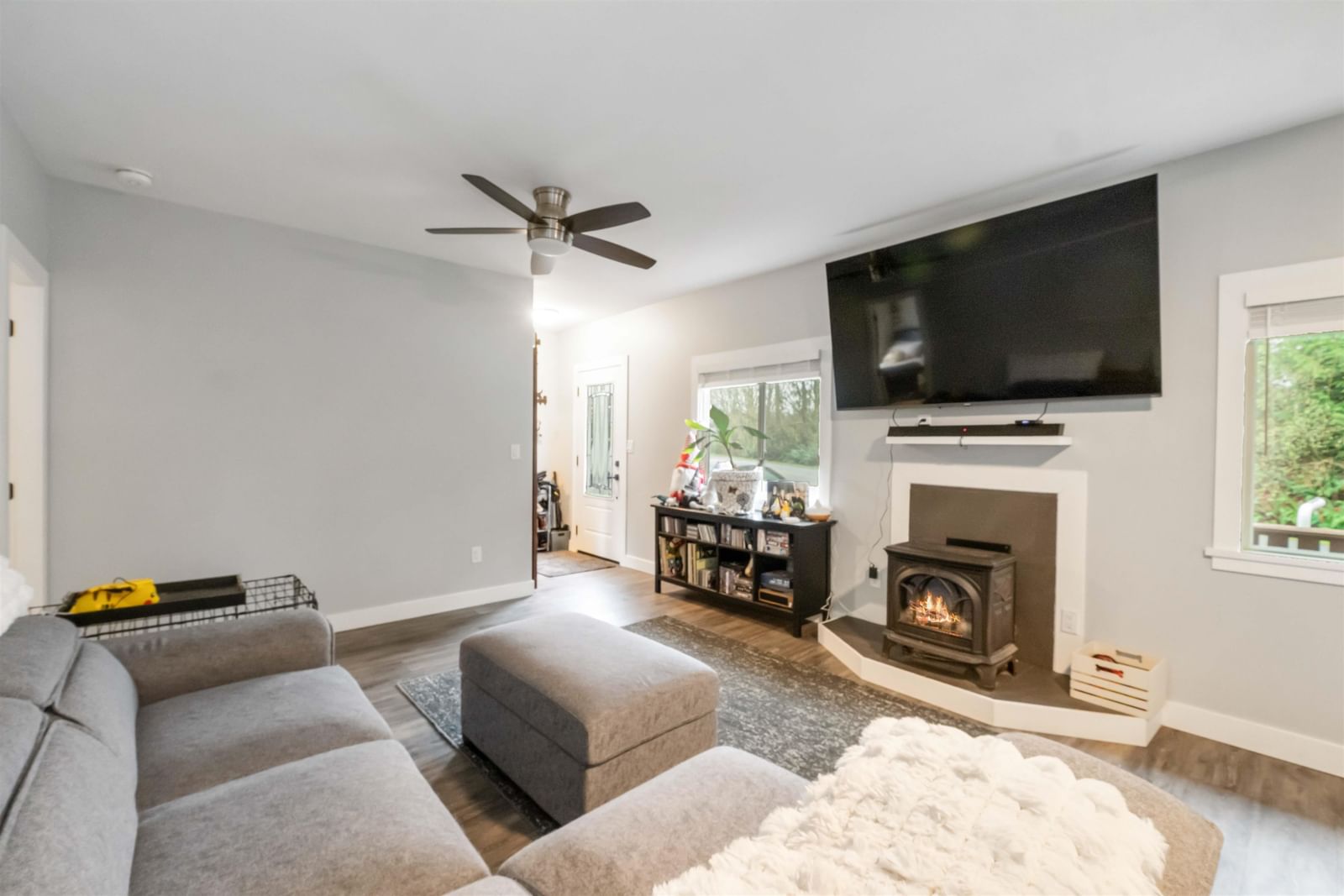 Listing Image 9