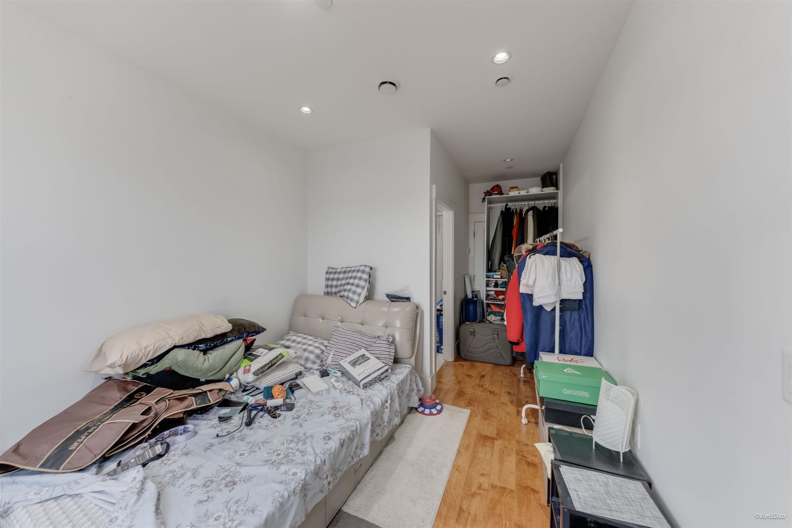 Listing Image 15