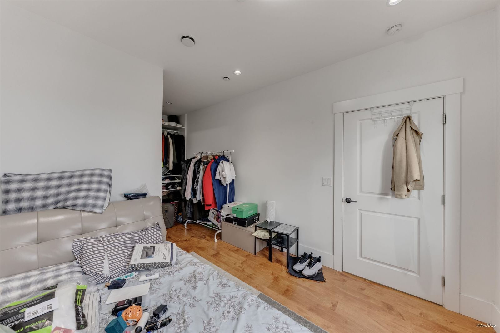 Listing Image 18