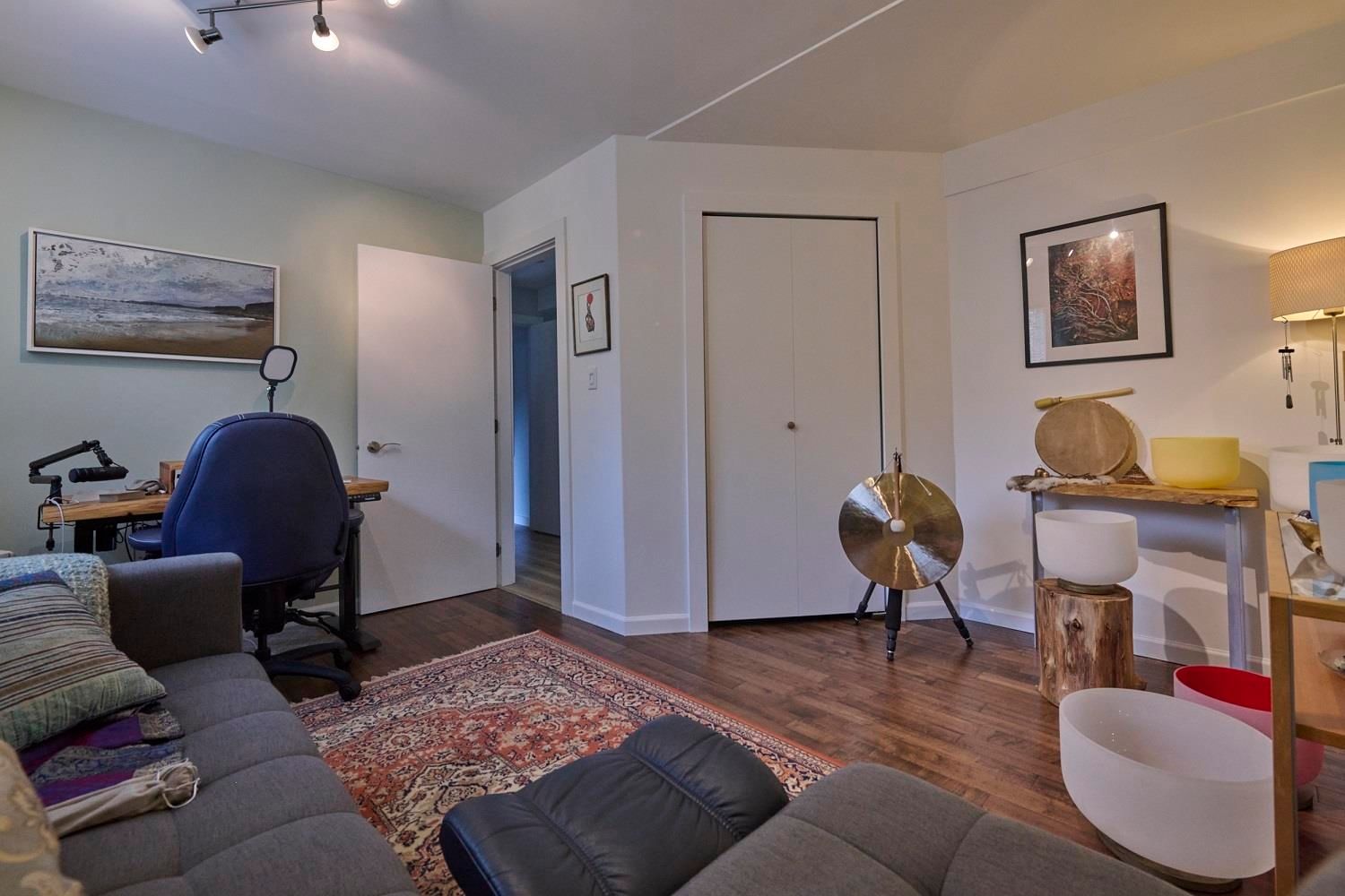 Listing Image 17