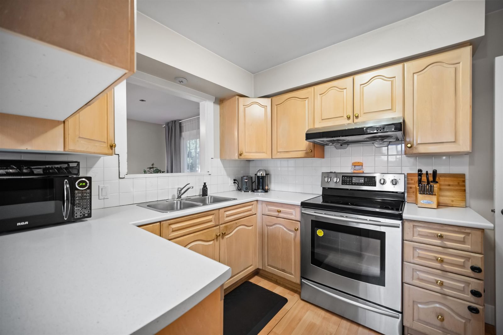 Listing Image 12