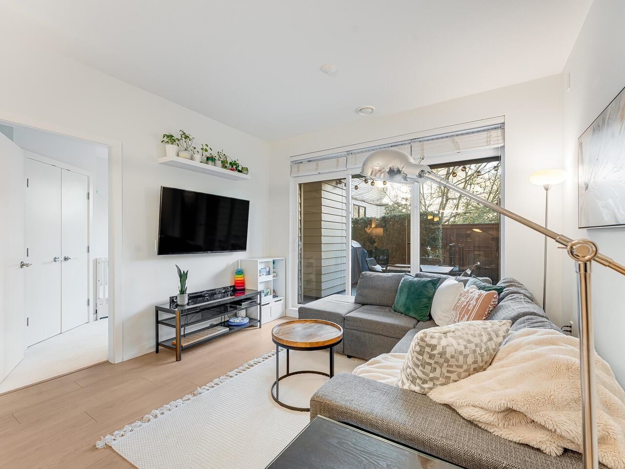 Listing Image 15