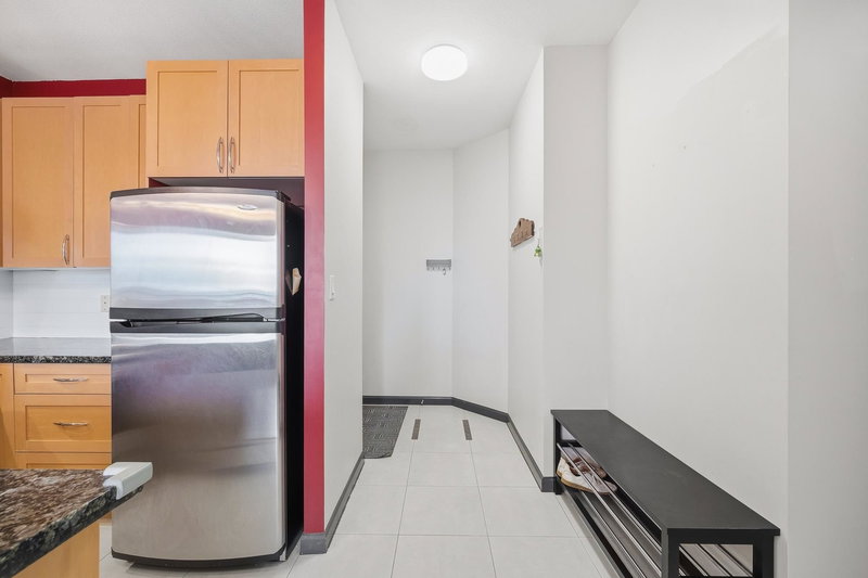 1801 - 6833 Station Hill Drive, Burnaby, V3N 5E1 | Image 2