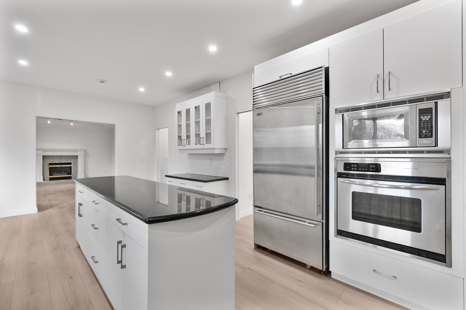 Listing Image 9