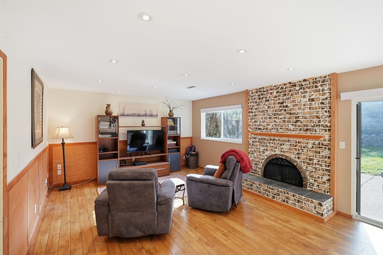 Listing Image 14