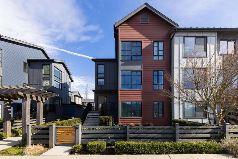 37995 Helm Way, Squamish, British Columbia