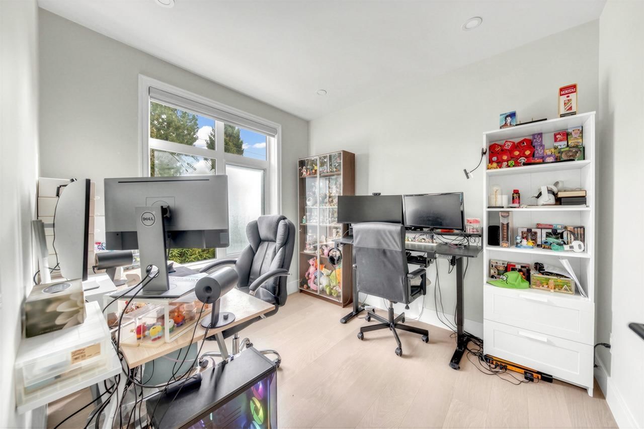 Listing Image 6