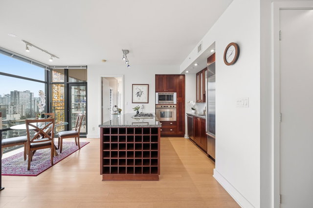 1602 - 1863 Alberni Street