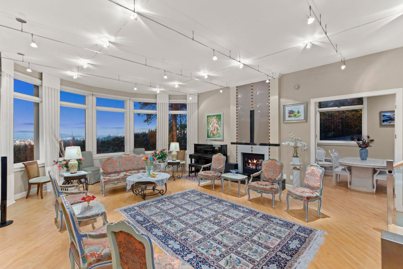 Listing Image 10